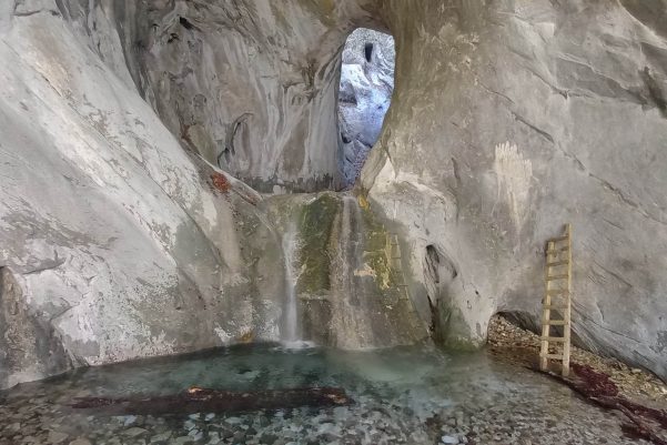 Bihar-kapu, Vércsorogi-vízesés